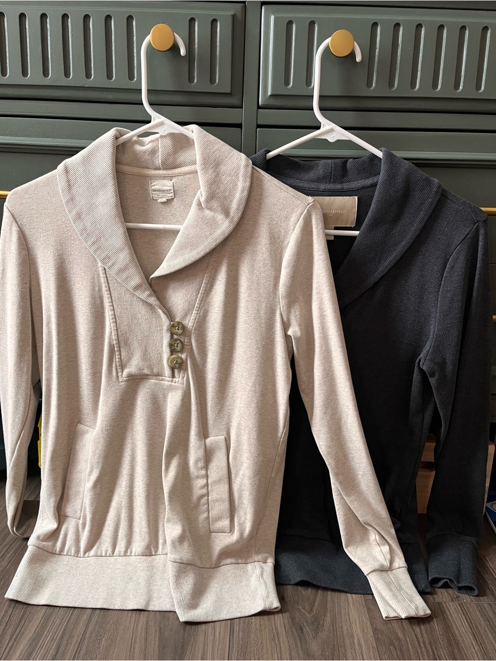 Banana Republic (2!!) Pullover Sweaters in Cream and Charcoal